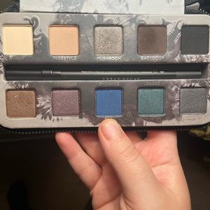 Urban seat smoked palette